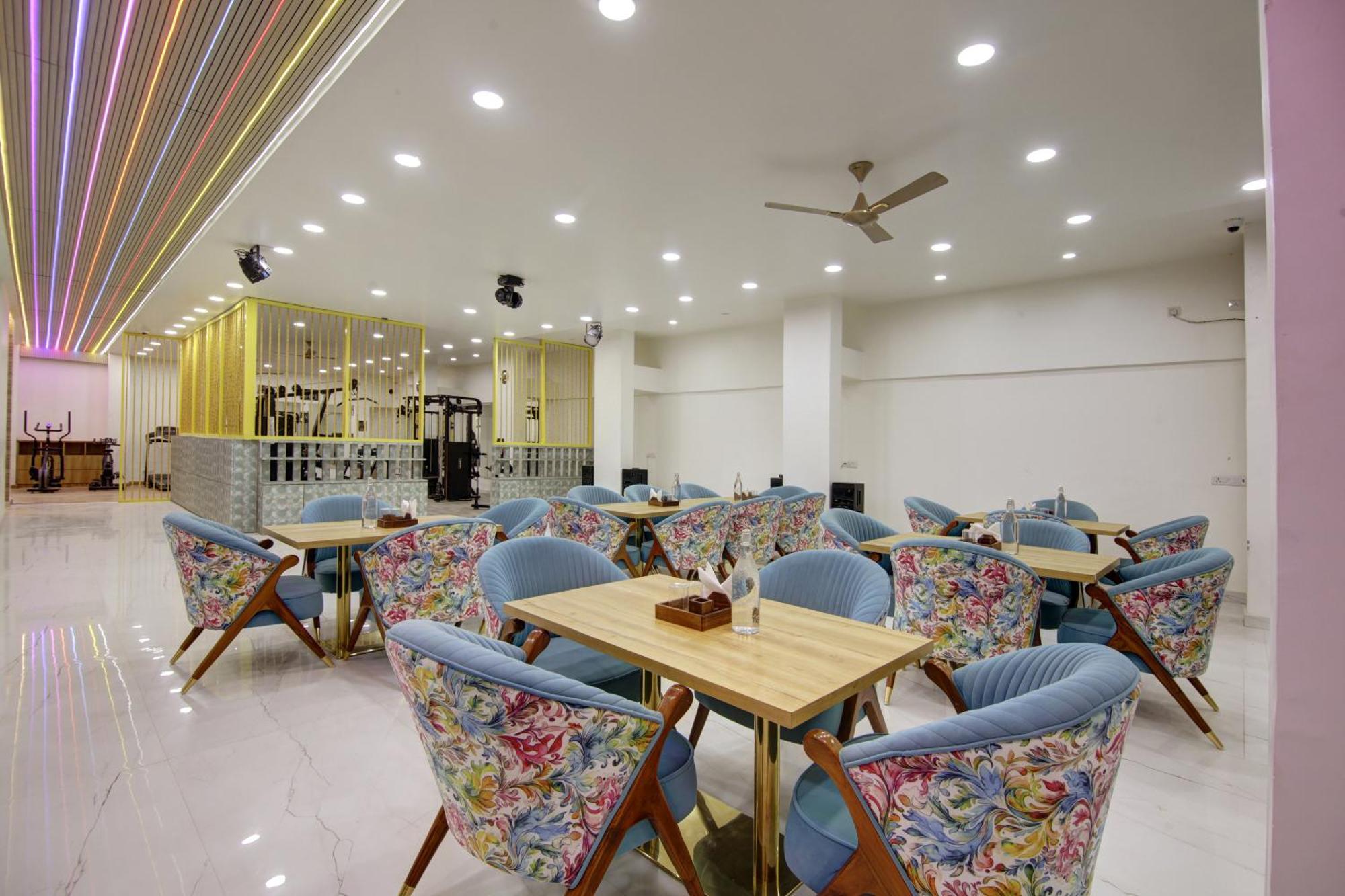 Anandam Club House Aparthotel Gurgaon Exterior photo