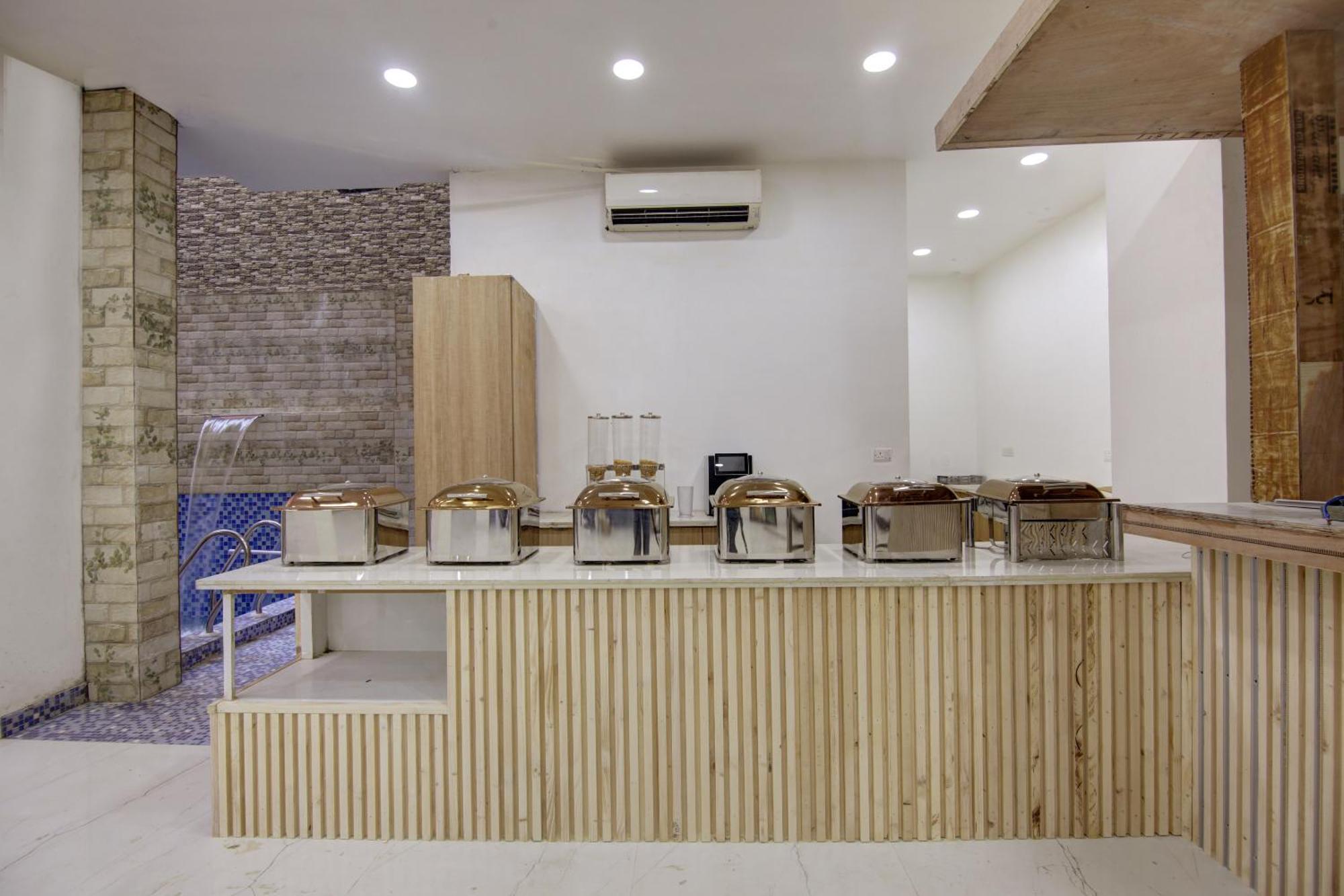 Anandam Club House Aparthotel Gurgaon Exterior photo
