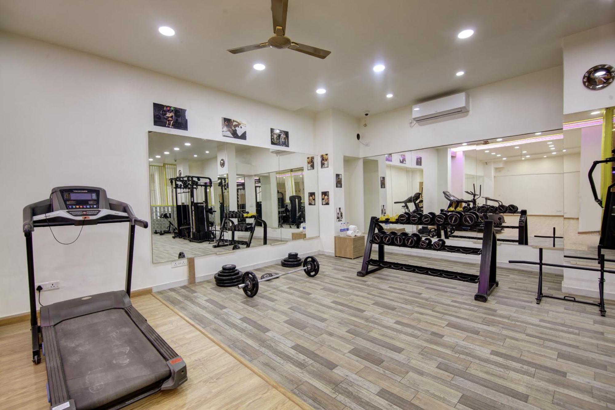 Anandam Club House Aparthotel Gurgaon Exterior photo